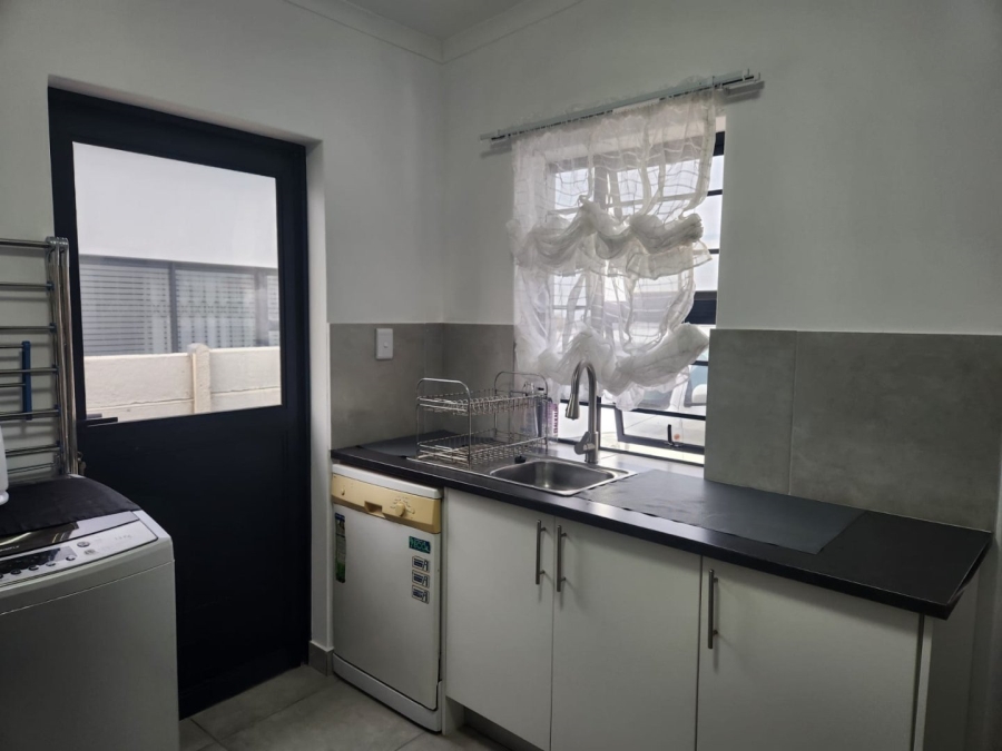 2 Bedroom Property for Sale in Pacaltsdorp Western Cape